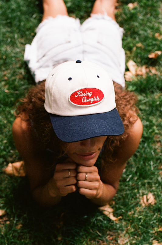 KISSING COWGIRLS HAT