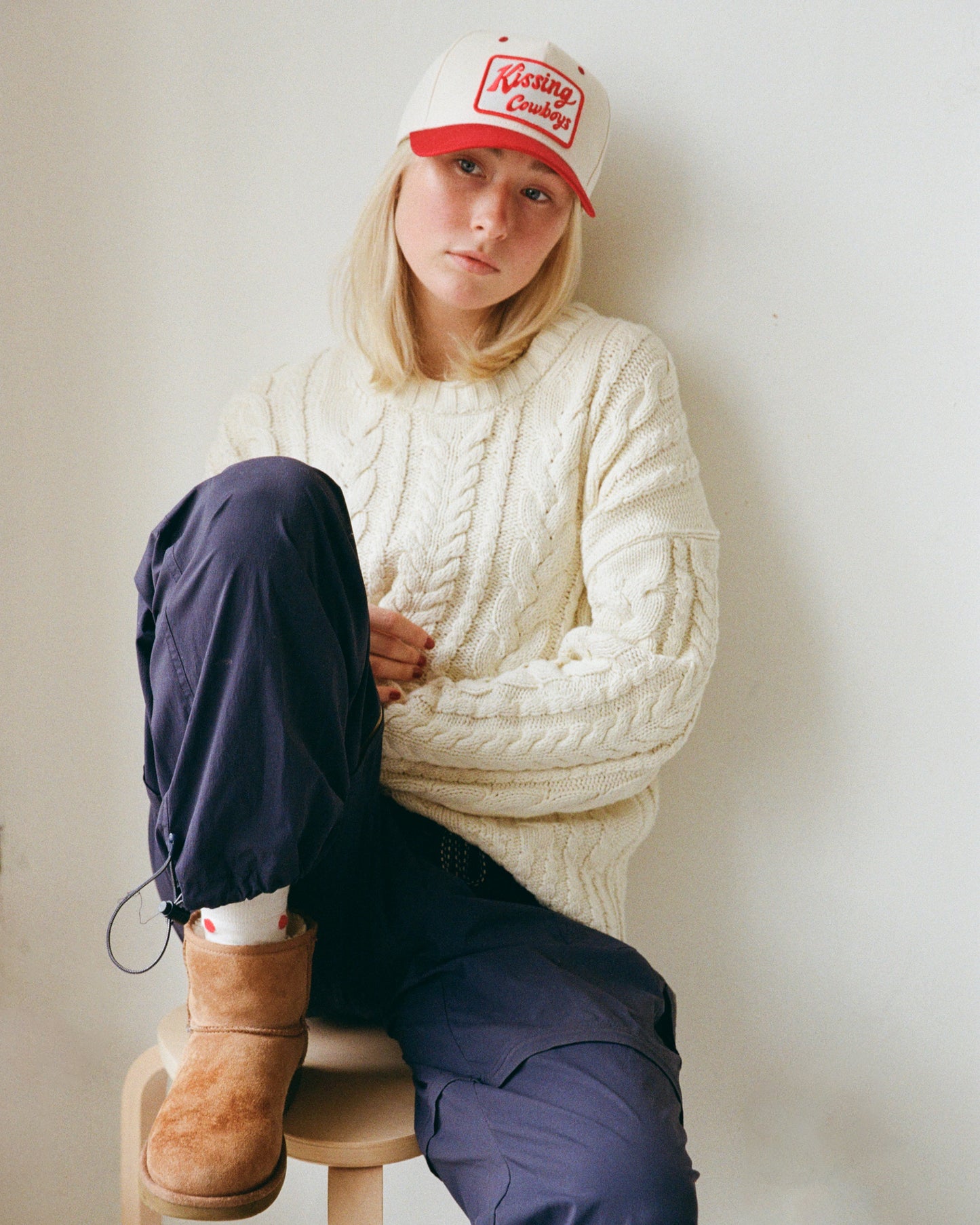 RED KISSING COWBOYS HAT