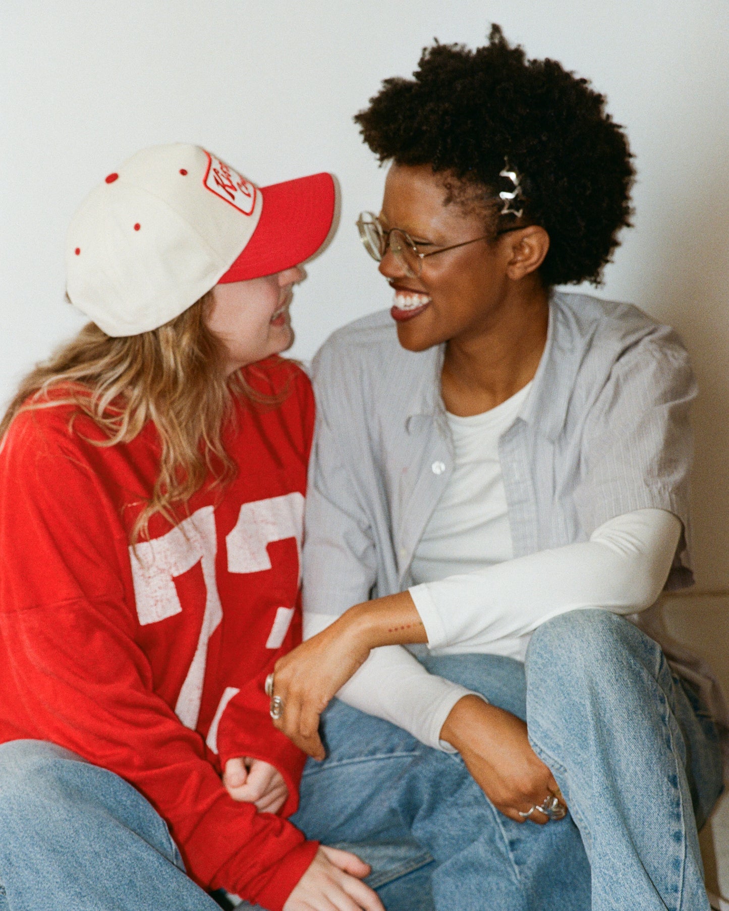 RED KISSING COWGIRLS HAT