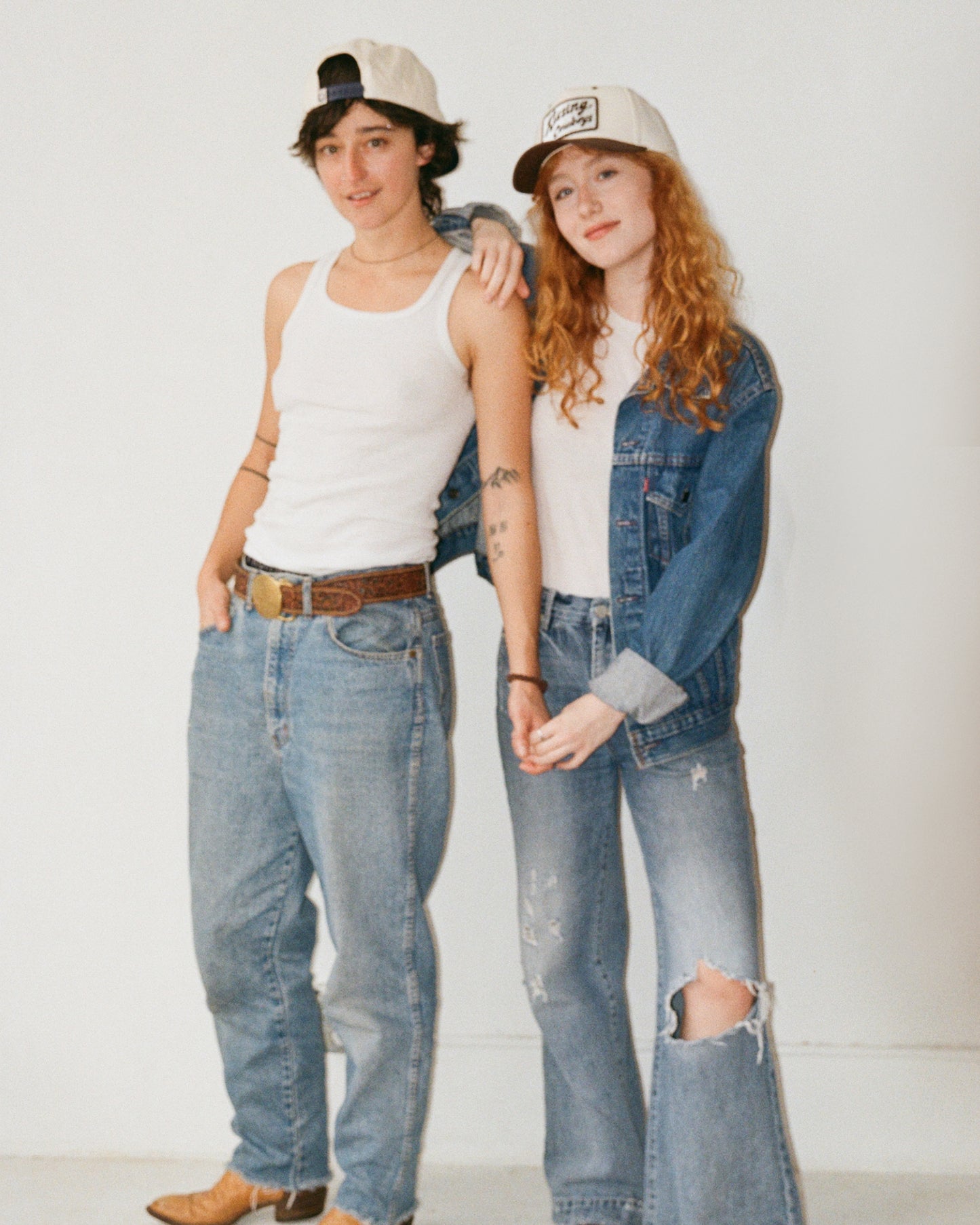 KISSING COWGIRLS HAT